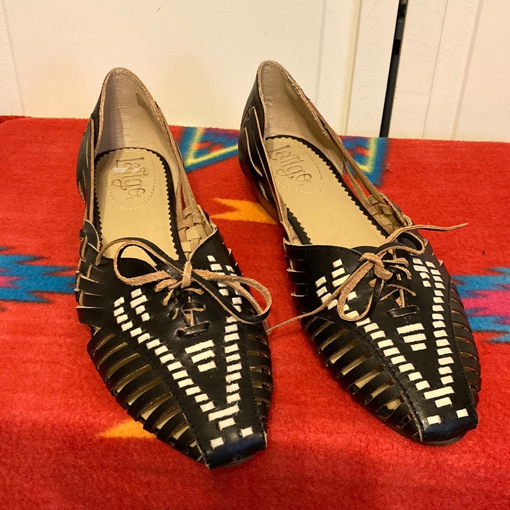 LaTigo  West Black and White Leather Shoe Size 9.5